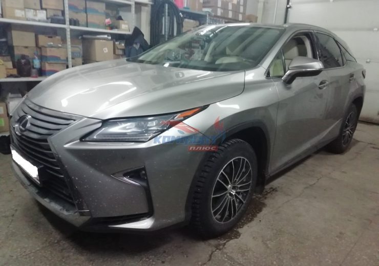Установлен предпусковой подогреватель Eberspacher Hydronic B5WSC на Lexus RX 200